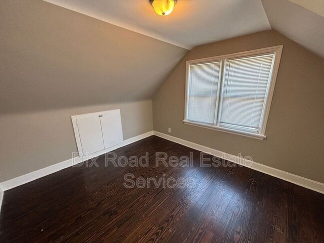 Building Photo - 1862 Ashbrook Dr