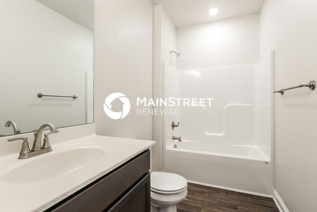 Building Photo - 3 Bedroom Pet-Friendly Home in CHARLESTOWN, IN with Main Street Renewal