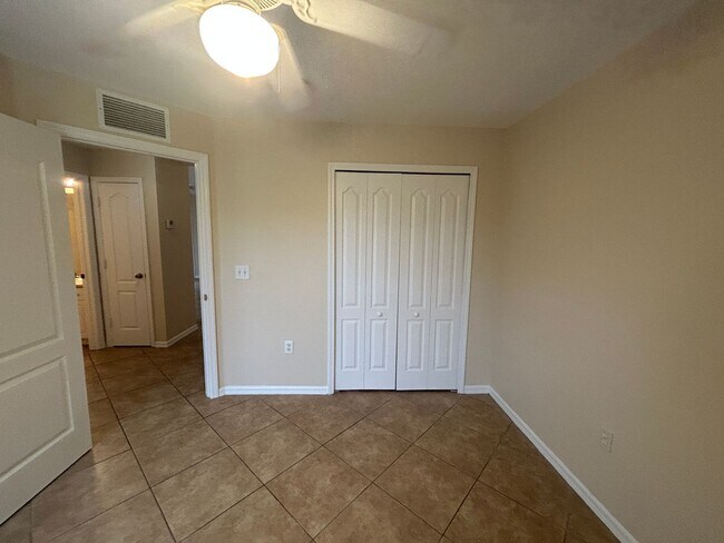 Building Photo - 6012 Thrush Ave