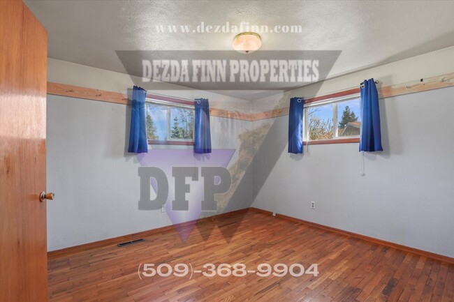 Building Photo - 3+ bedroom, 1 bath in Mead District
