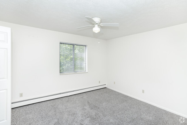 1 BR, 1 BA - The Aaron - 715 SF - Ashton Lake Apartments