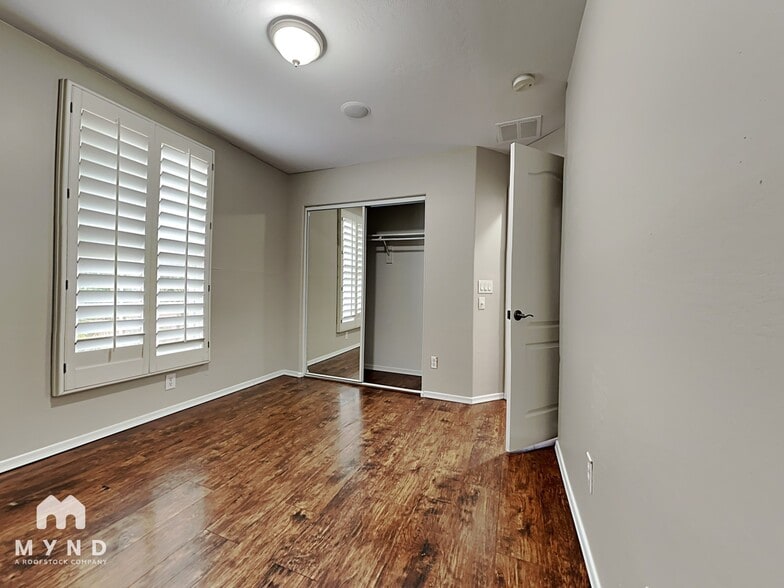 Building Photo - 5733 S 21st Pl