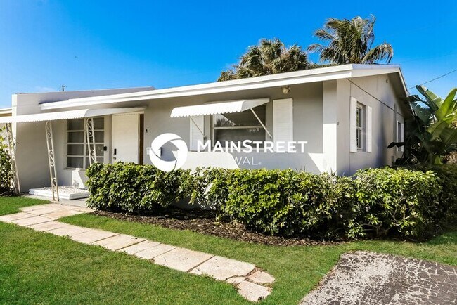 Building Photo - 2 Bedroom Pet-Friendly Home in North Palm ...