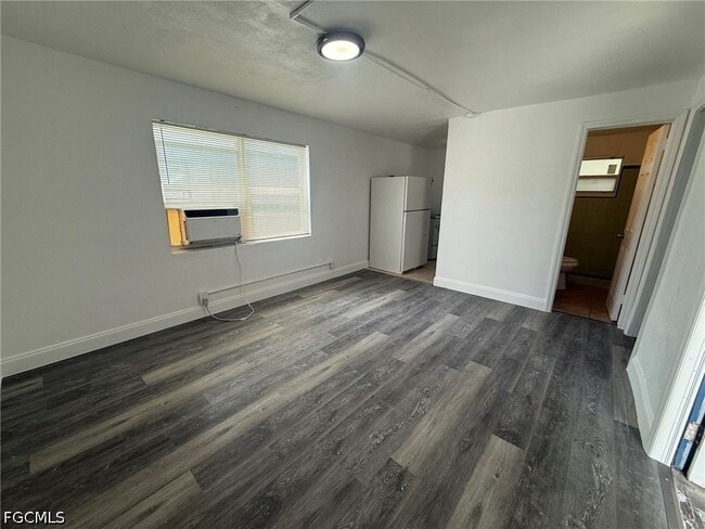 Building Photo - 3049 2nd St