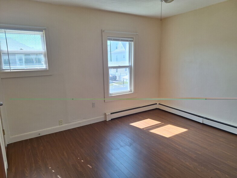 Building Photo - 67 Tobie Ave