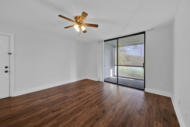 Building Photo - 1/1 in Fort Myers- Unfurnished Annual