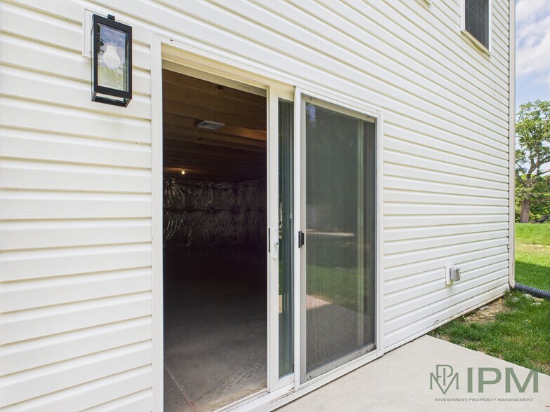 Building Photo - 2585 Emma Ln