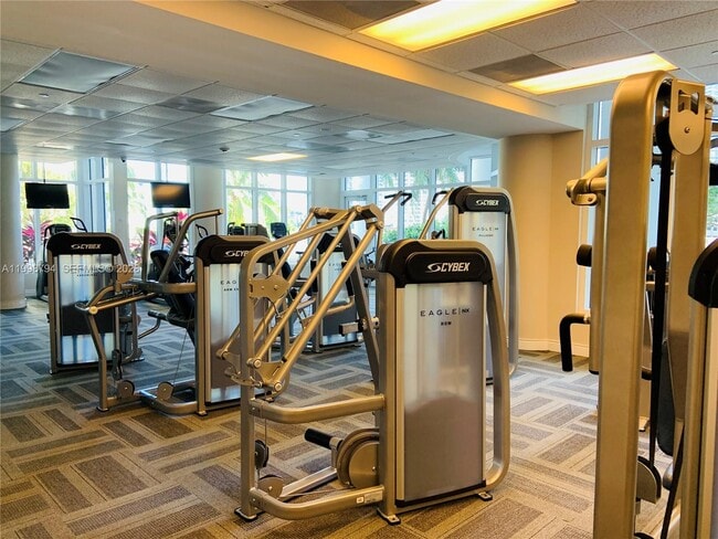 Building Photo - 801 Brickell Key Blvd