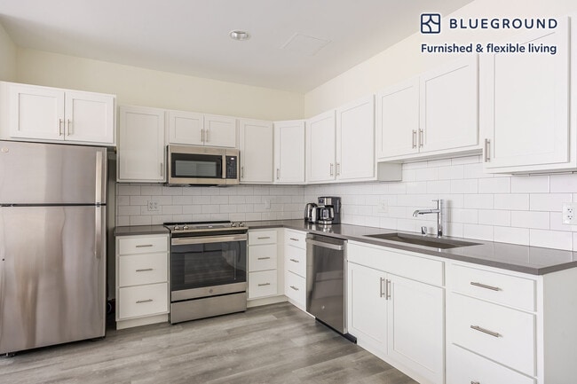 Building Photo - 110 W Ocean Blvd