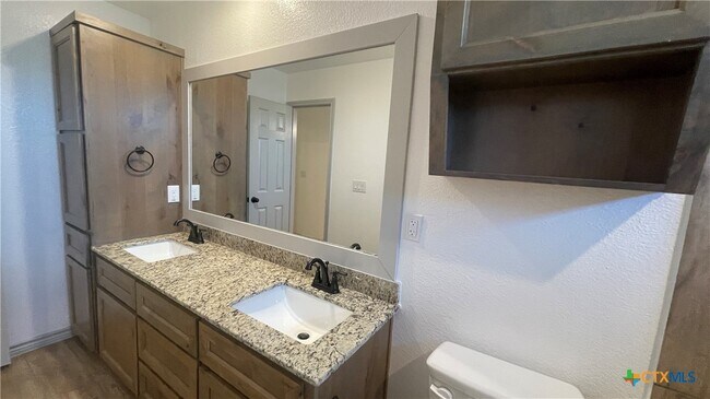Building Photo - 2412 Duntov Dr