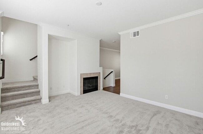 Building Photo - Beautiful 3Bdm 2.5Ba Townhome in a Prime San Marcos Location