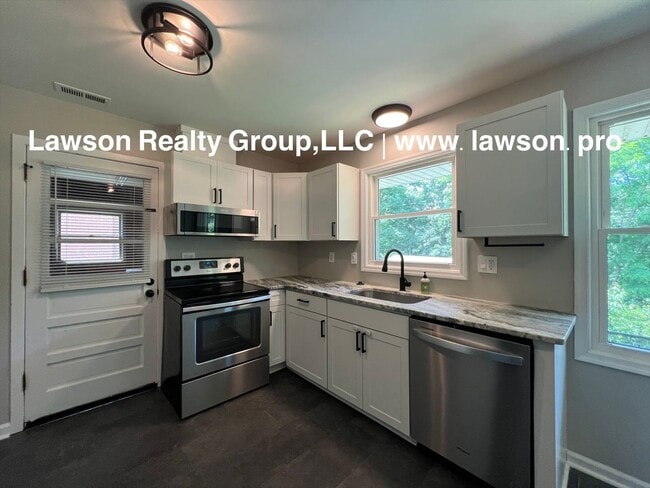 Building Photo - Updated Ranch in Glenvar with Garage and Bonus Room