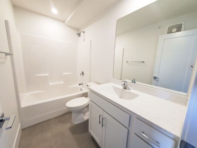 Building Photo - Dahlman Flats - Lovely Studio near Little Italy in a Historic Building!