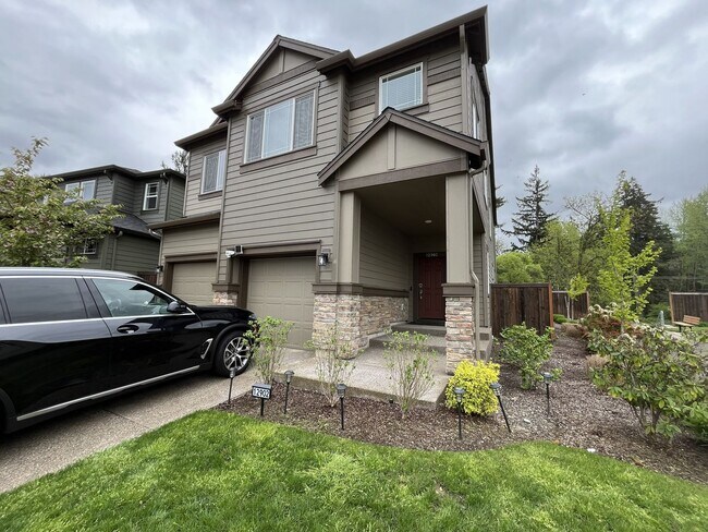 Building Photo - Open Concept 4BR Home with Island Seating, Loft & Spacious Living Room