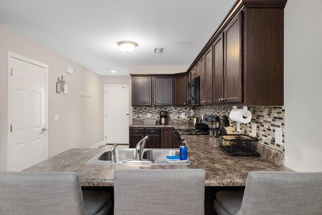 Building Photo - 2927 Watauga Rd