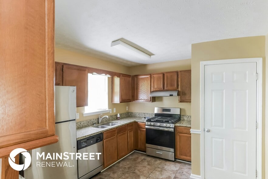 Building Photo - 595 Deering Dr