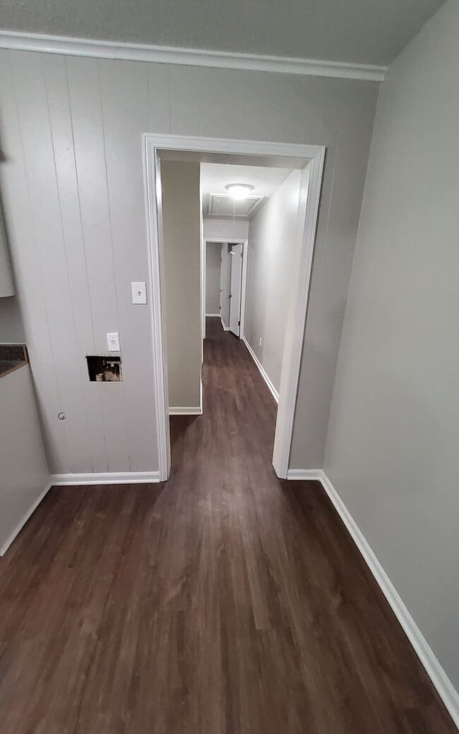 Building Photo - 2970 Hale Ave