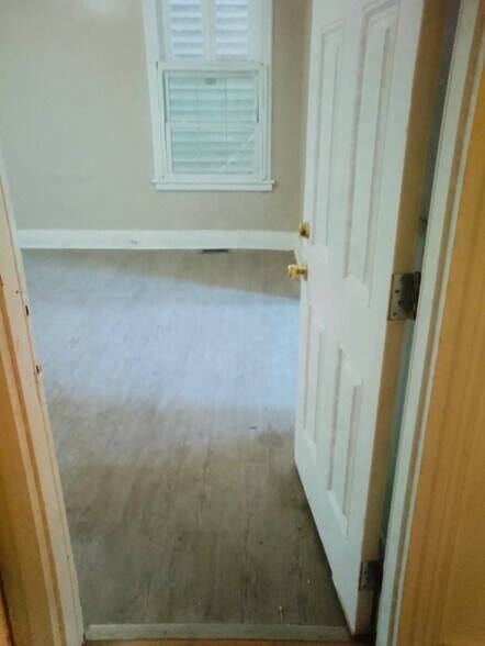 Building Photo - 362 9th St