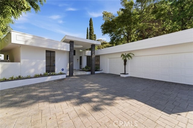 Building Photo - 3329 Dona Rosa Dr