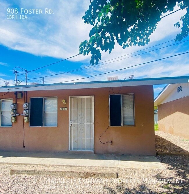 Building Photo - 908 Foster Rd