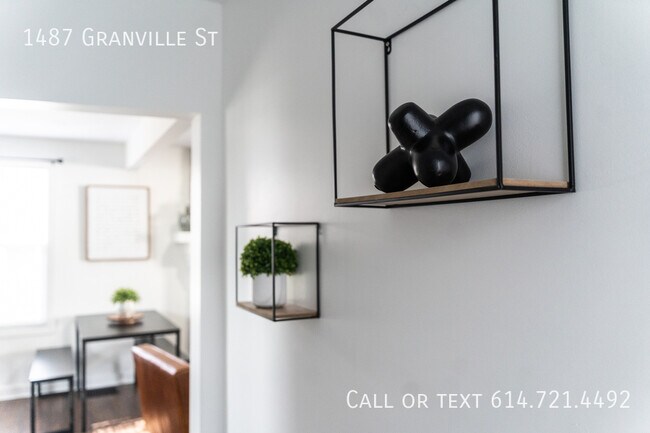 Building Photo - 1487 Granville St