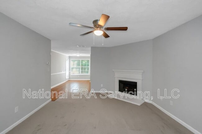 Building Photo - 7037 Ravenwood Ln