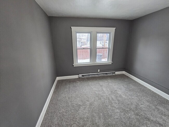 Building Photo - 440 E 115th St