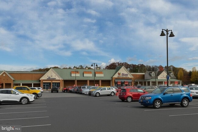 Building Photo - 8642 Satinwood Dr