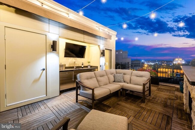 Building Photo - 1600 Beason St