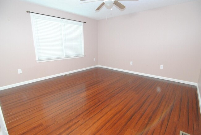 Building Photo - 78 Cadogan Way
