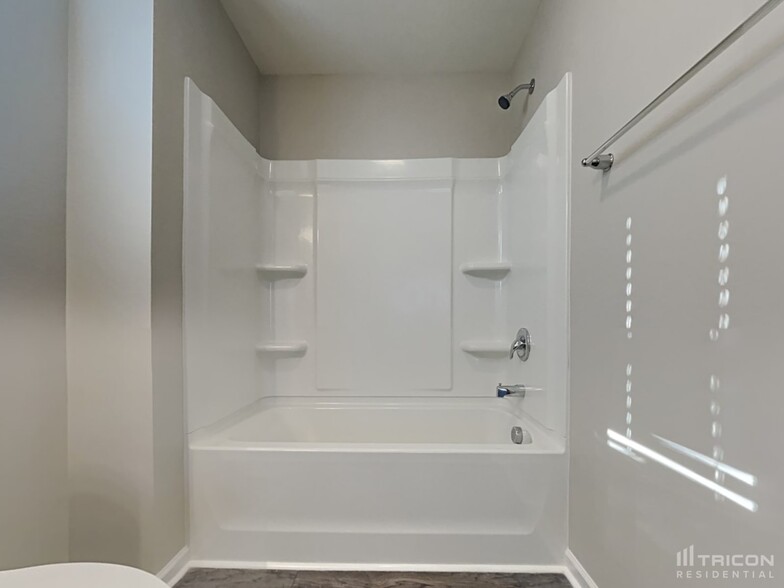 Building Photo - 170 Overcup Ct