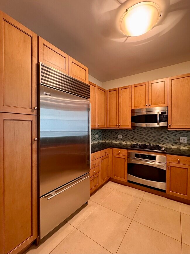 Building Photo - 600 N Lake Shore Dr