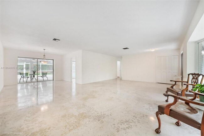 Building Photo - 15600 SW 79th Ave