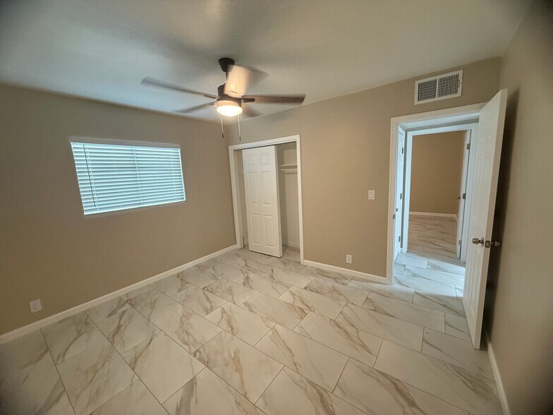 Building Photo - 4634 E Burns St