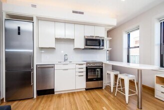 Building Photo - 1.0 bedroom in Cambridge Massachusetts 02138