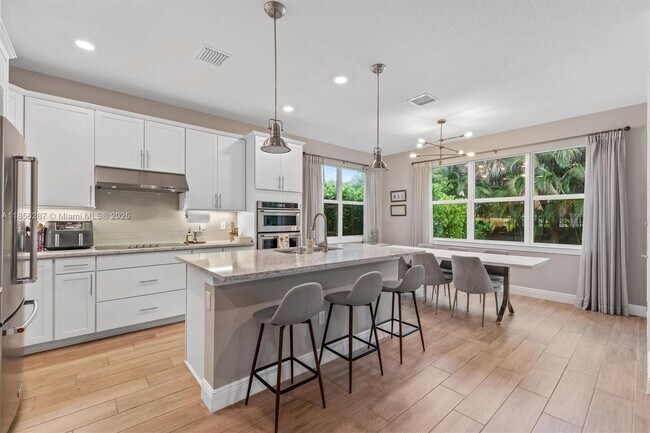 Building Photo - 4434 Ficus St