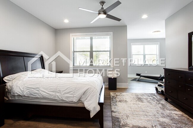 Building Photo - 3594 Parkhaven Pl