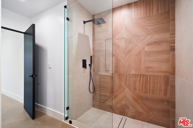 Building Photo - 6236 Sale Ave