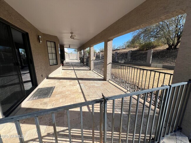 Building Photo - 15230 N Blackbird Dr
