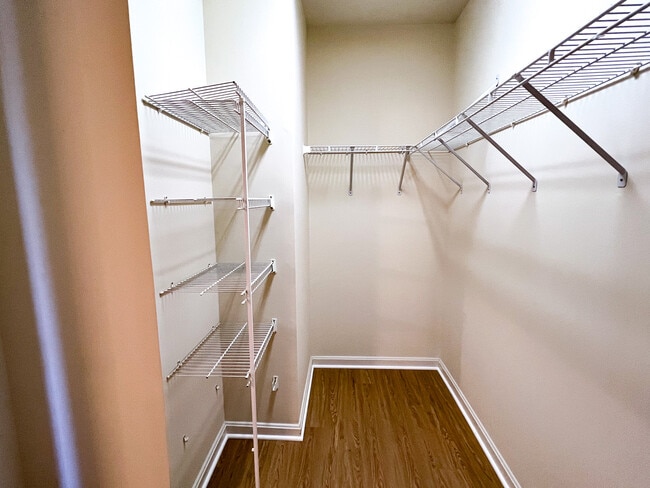 Building Photo - 557 Longhorn Crescent