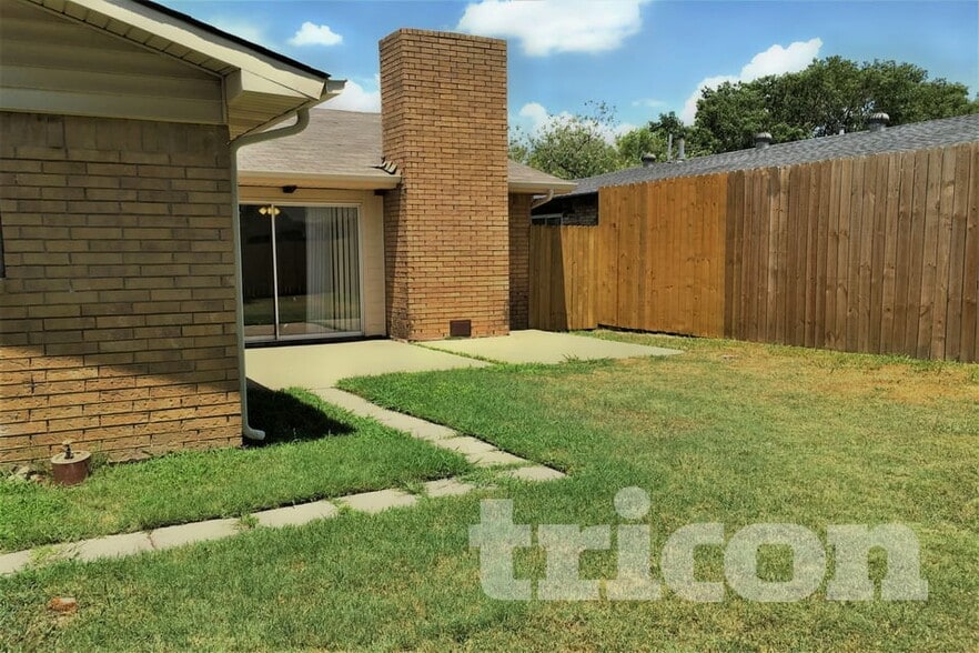 Building Photo - 5105 Ragan Dr