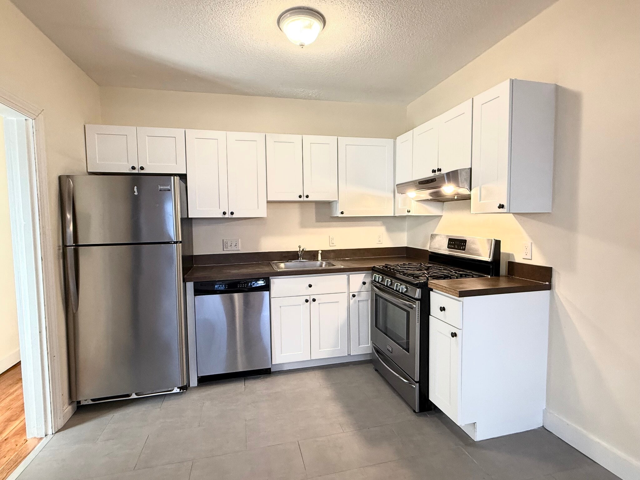 Building Photo - 19 Roberts St