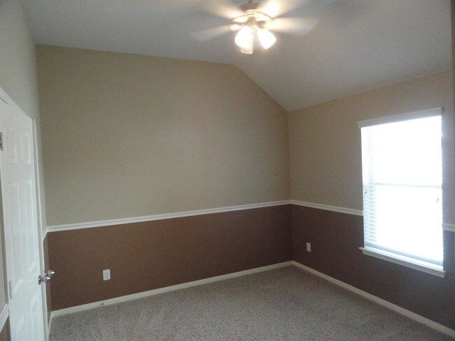 Building Photo - 6310 Canyon Chase Dr