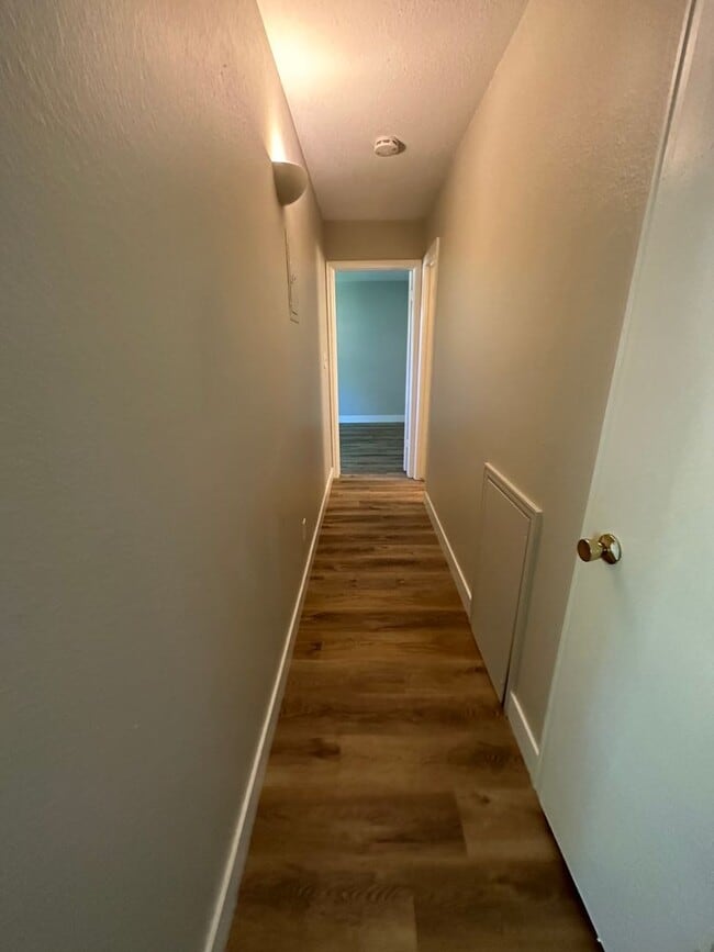 Interior Photo - Laporte1850 (KC-LN)