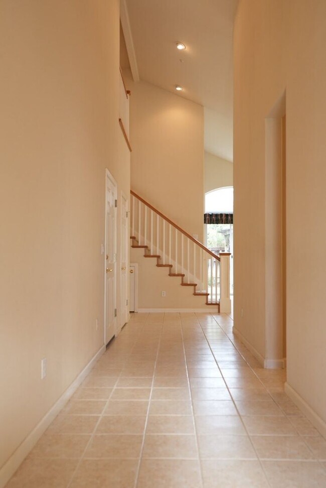 Building Photo - Charming Three Bedroom Napa Home Close to Queen of the Valley Medical Center