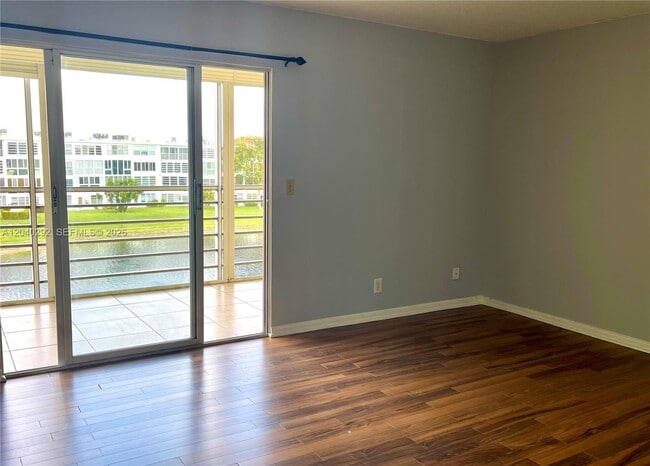 Building Photo - 4031 Harwood D