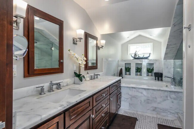Building Photo - 3630 Gleneagles Dr
