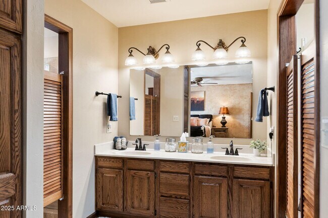 Building Photo - 9972 E Del Monte Ave