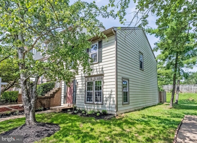 Building Photo - 7422 Barbados Ln