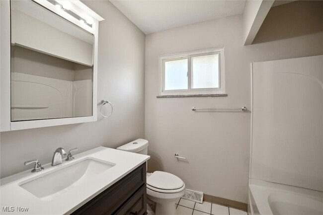 Building Photo - 5440 E 141st St